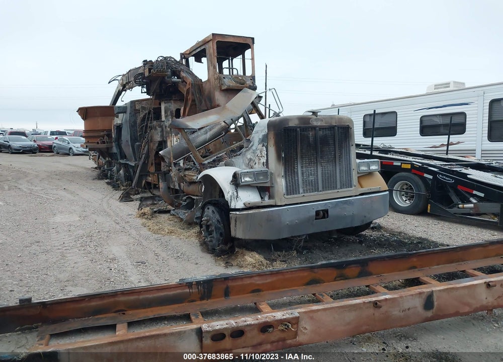 1995 PETERBILT 377 VIN: 1XPCDB9X1SD376097