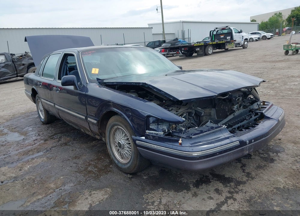 1997 LINCOLN TOWN CAR SIGNATURE VIN: 1LNLM82W0VY683338