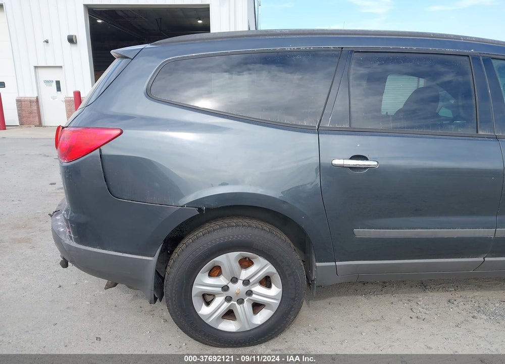 2011 CHEVROLET TRAVERSE LS VIN: 1GNKRFED6BJ308758