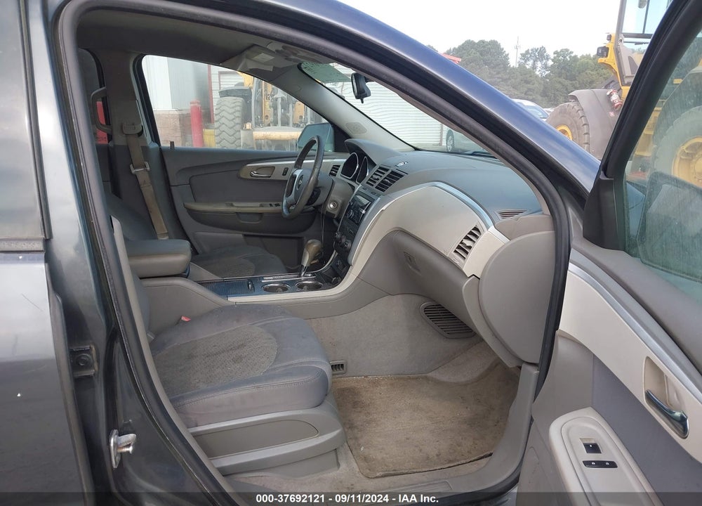 2011 CHEVROLET TRAVERSE LS VIN: 1GNKRFED6BJ308758