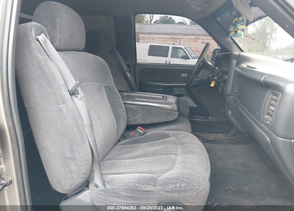 2001 CHEVROLET SILVERADO 1500 LS VIN: 1GCEK19V81E212363