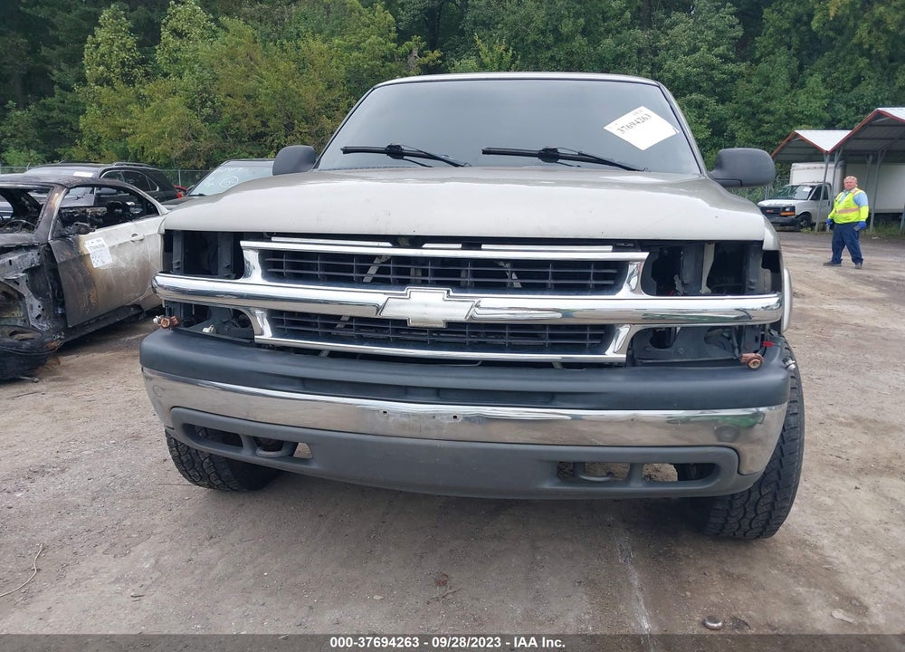 2001 CHEVROLET SILVERADO 1500 LS VIN: 1GCEK19V81E212363