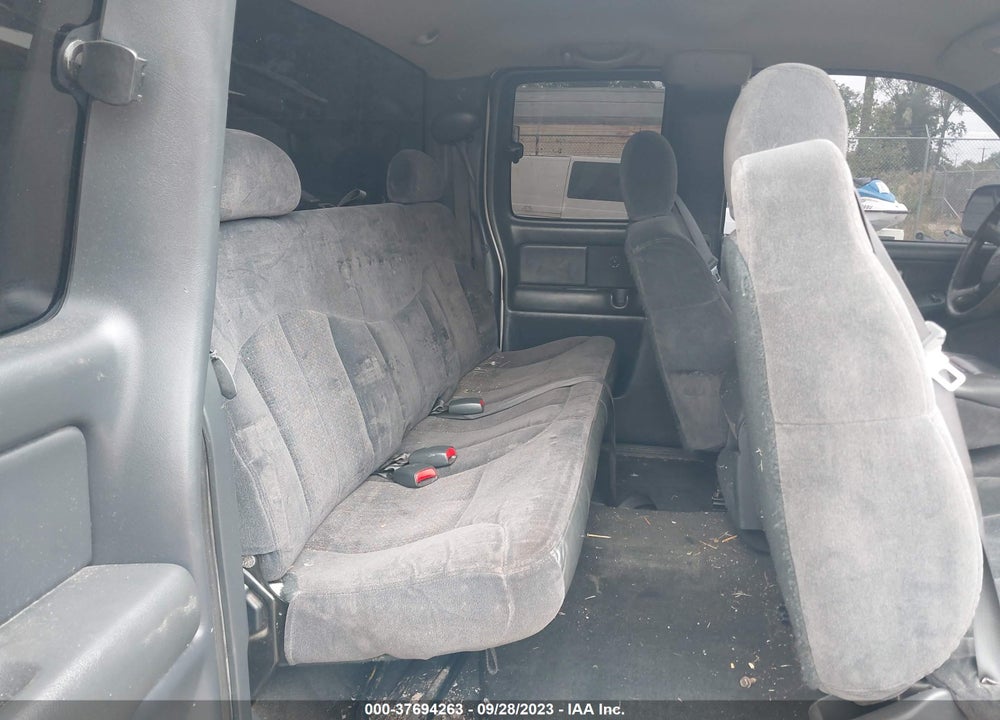 2001 CHEVROLET SILVERADO 1500 LS VIN: 1GCEK19V81E212363
