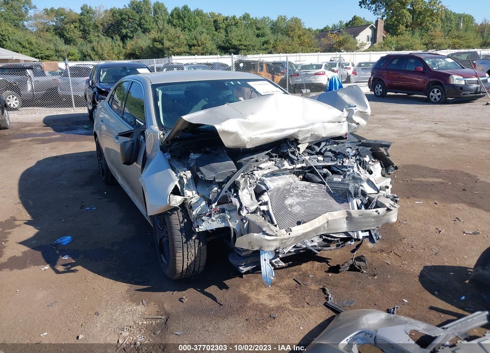 2015 CHEVROLET MALIBU LS VIN: 1G11B5SL4FF211980