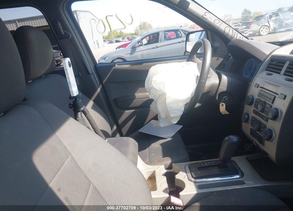 2011 FORD ESCAPE XLT VIN: 1FMCU0D77BKA13517