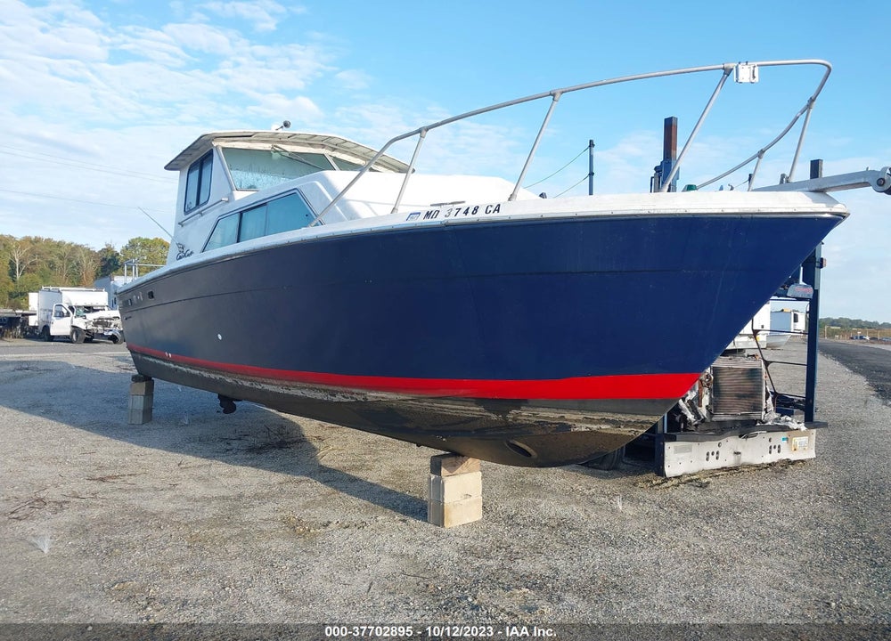 1983 CHRIS CRAFT 280 CATALINA EXPRESS VIN: CCJUDB738M83