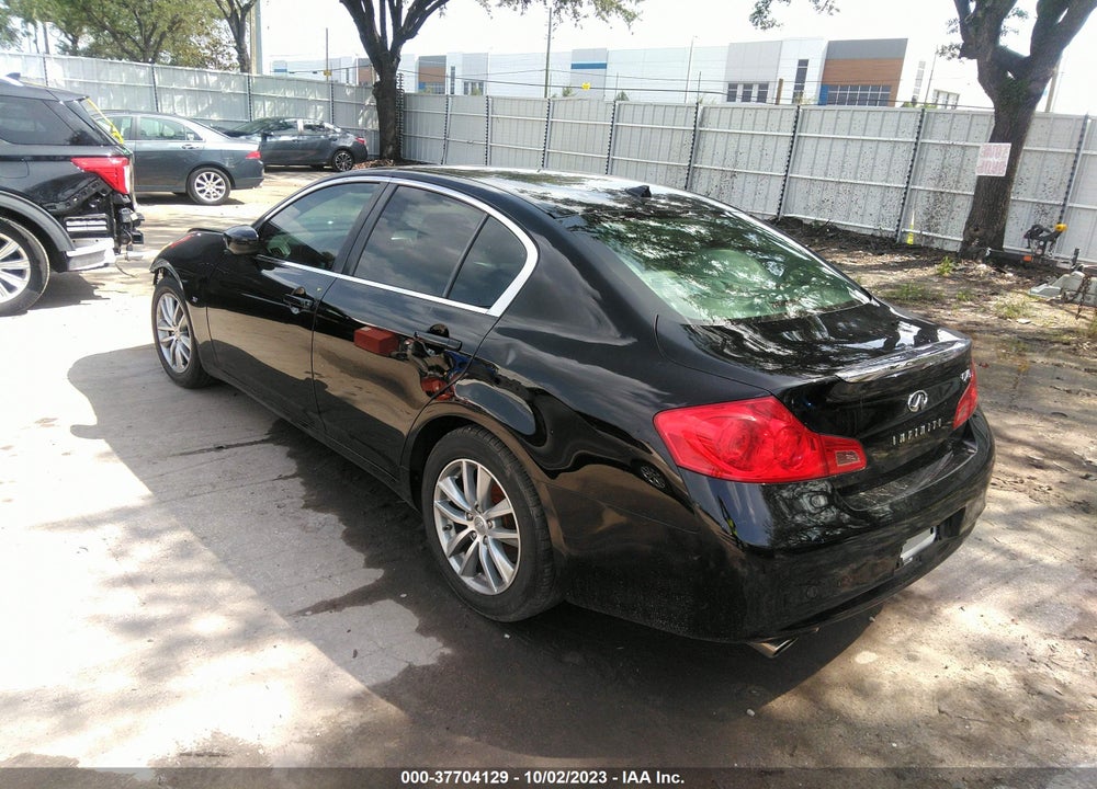 2015 INFINITI Q40 VIN: JN1CV6AP4FM580354