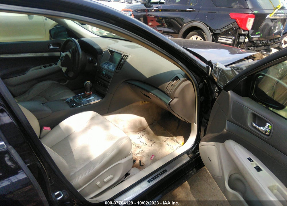 2015 INFINITI Q40 VIN: JN1CV6AP4FM580354