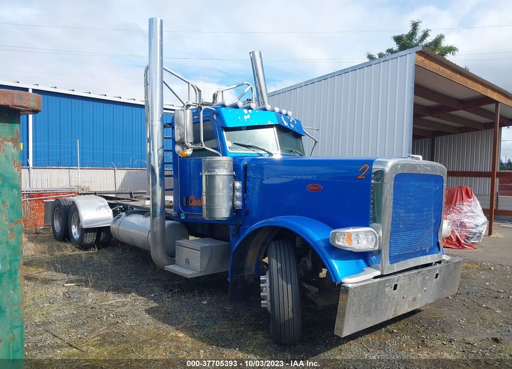 2018 PETERBILT 389 VIN: 1XPXD49X8JD496359