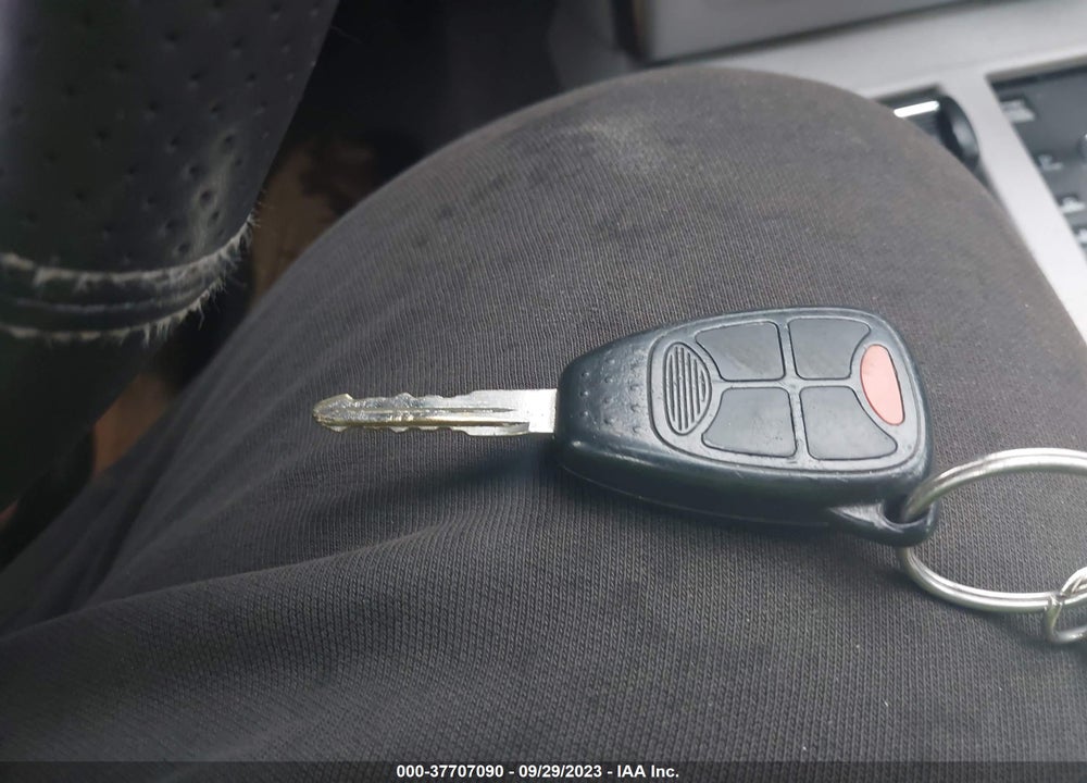 2008 JEEP LIBERTY VIN: 1J8GN28K78W186493