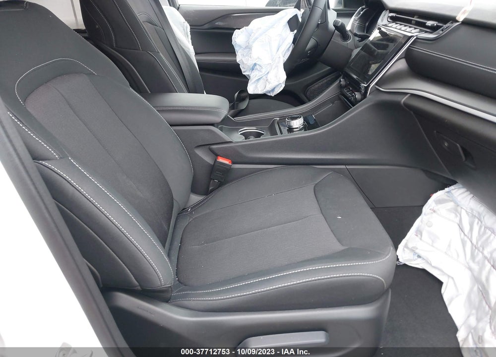 2023 JEEP GRAND CHEROKEE LAREDO 4X2 VIN: 1C4RJGAGXPC663044