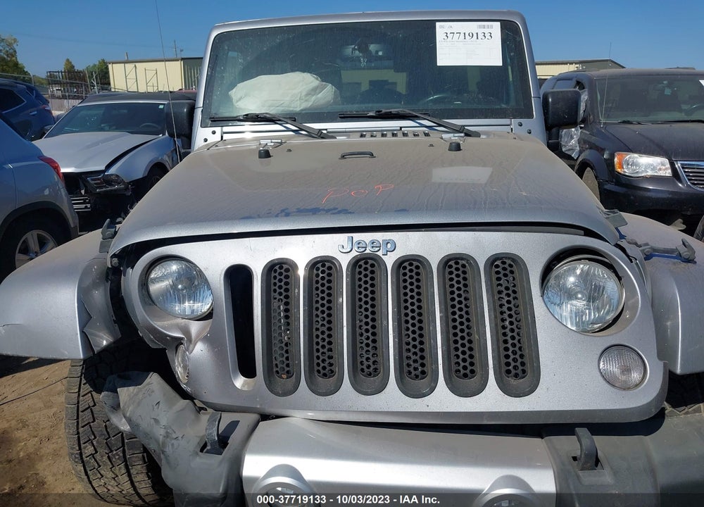 2015 JEEP WRANGLER UNLIMITED SAHARA VIN: 1C4BJWEG1FL611399