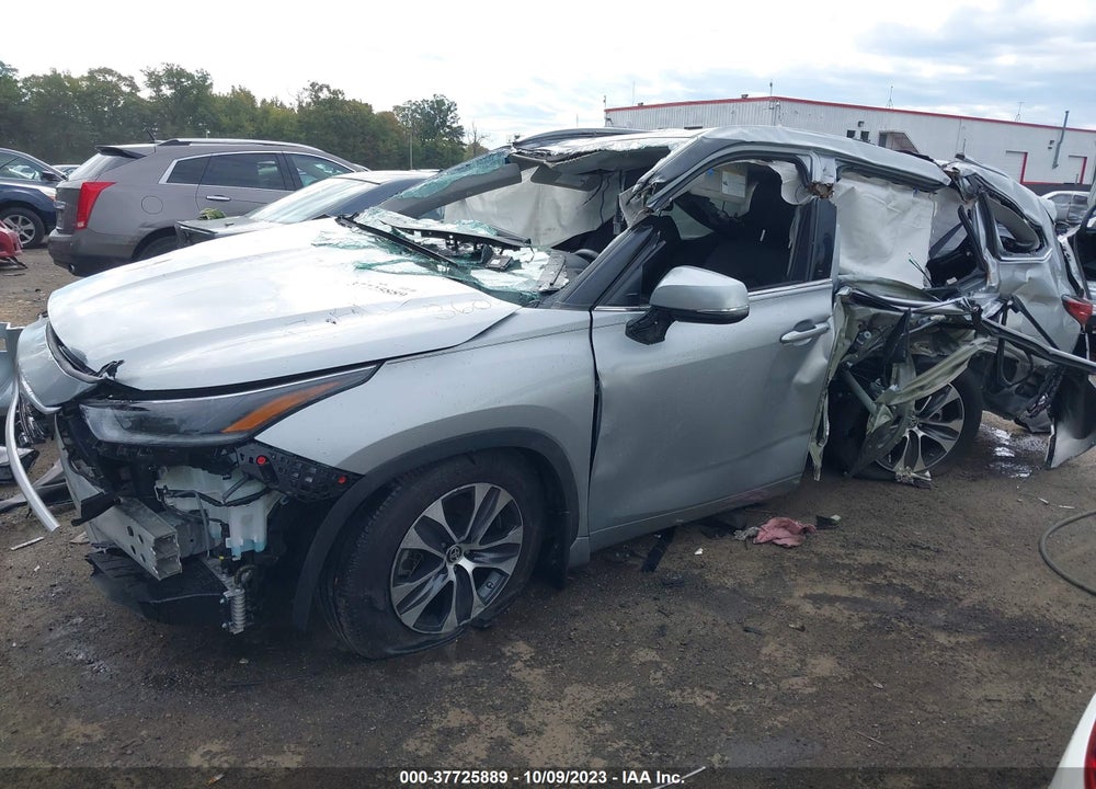 2021 TOYOTA HIGHLANDER XLE VIN: 5TDGZRBH0MS556341