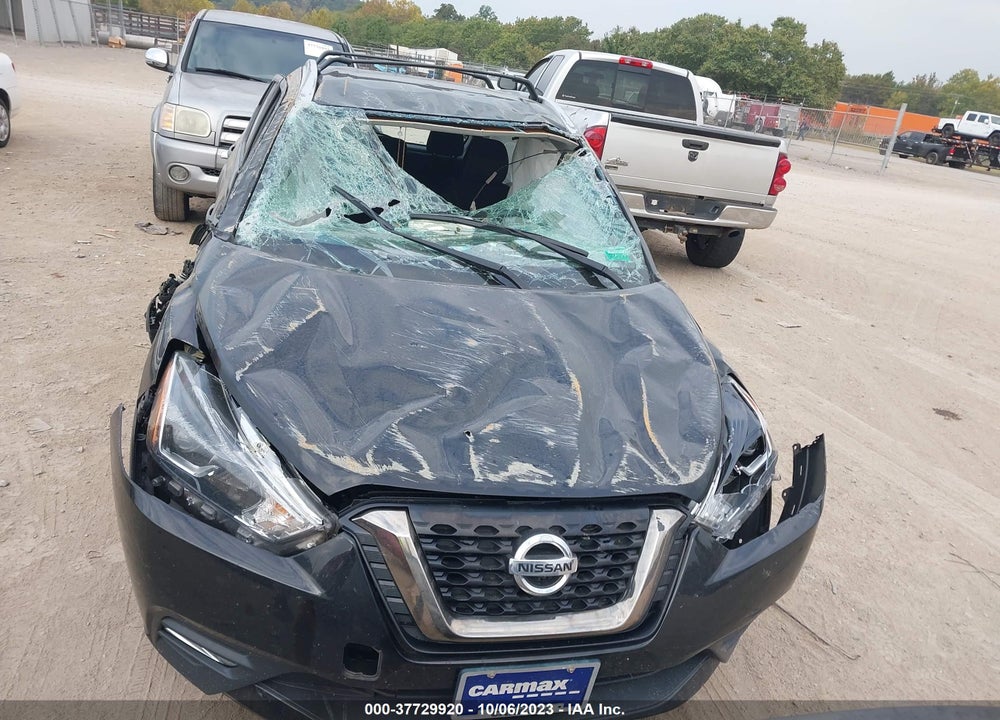 2018 NISSAN KICKS SR VIN: 3N1CP5CU1JL533342