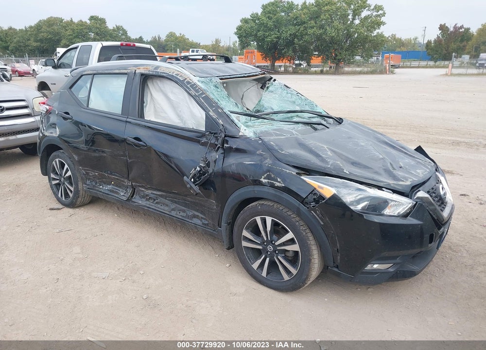 2018 NISSAN KICKS SR VIN: 3N1CP5CU1JL533342