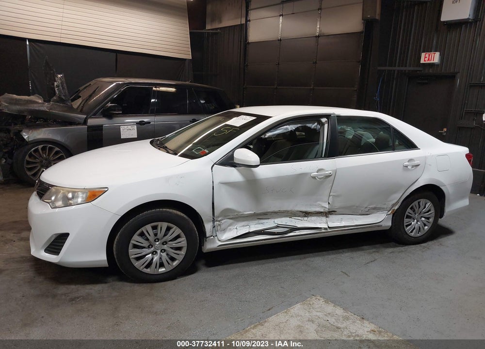 2014 TOYOTA CAMRY LE VIN: 4T4BF1FK8ER348961