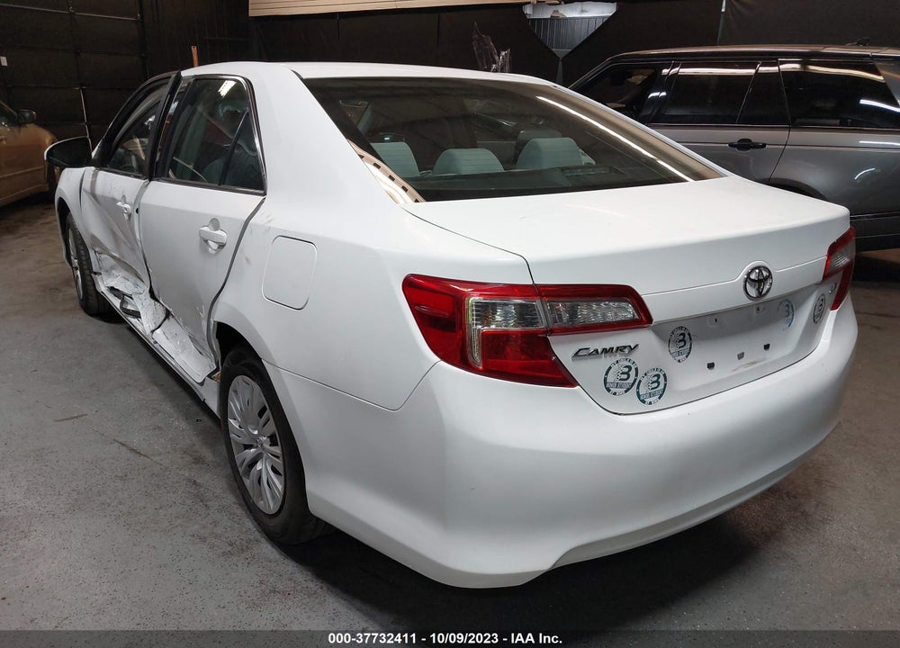 2014 TOYOTA CAMRY LE VIN: 4T4BF1FK8ER348961