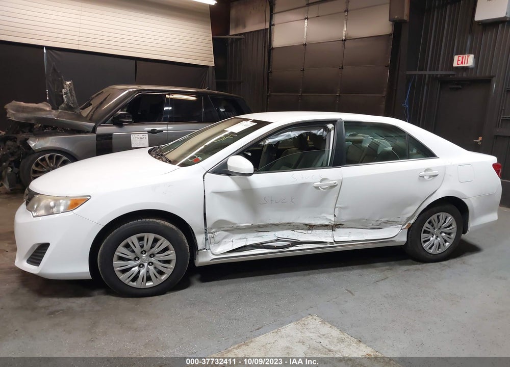 2014 TOYOTA CAMRY LE VIN: 4T4BF1FK8ER348961