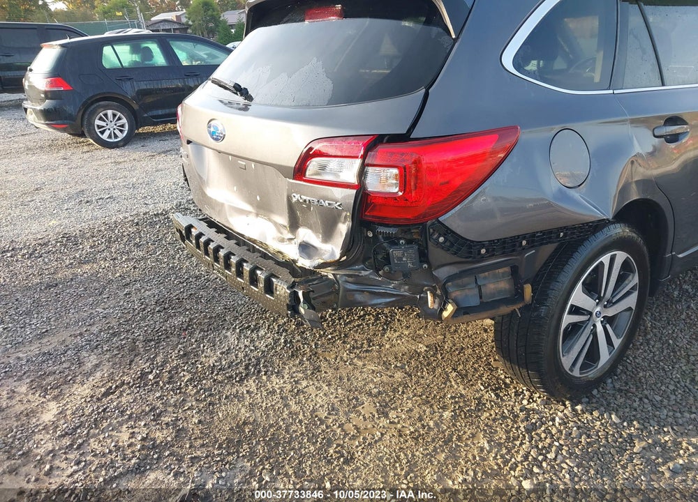 2018 SUBARU OUTBACK 2.5I LIMITED VIN: 4S4BSANC8J3249640