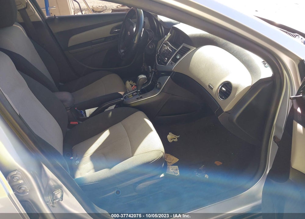 2011 CHEVROLET CRUZE LS VIN: 1G1PC5SH2B7258318