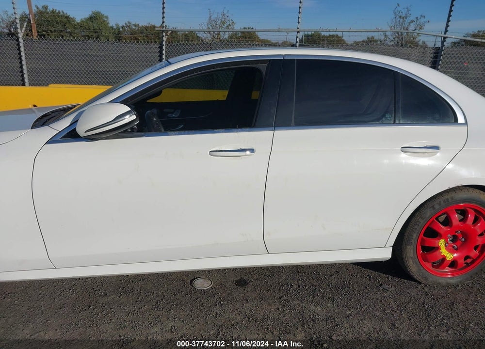 2018 MERCEDES-BENZ E 300 VIN: WDDZF4JB2JA377640