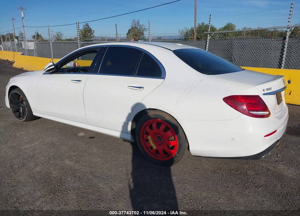 2018 MERCEDES-BENZ E 300 VIN: WDDZF4JB2JA377640