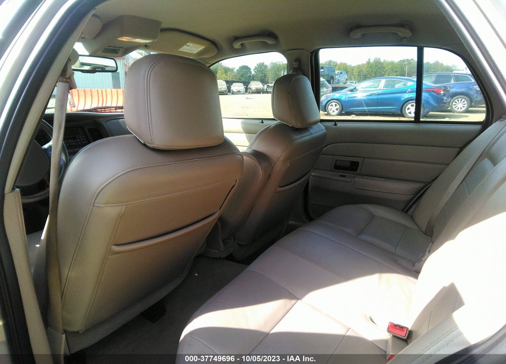 2008 FORD CROWN VICTORIA LX VIN: 2FAFP74V08X123238