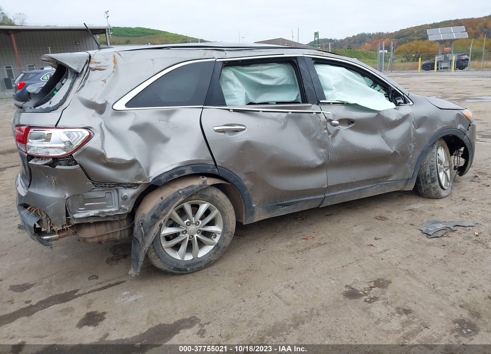 2016 KIA SORENTO 2.4L L VIN: 5XYPG4A35GG101193