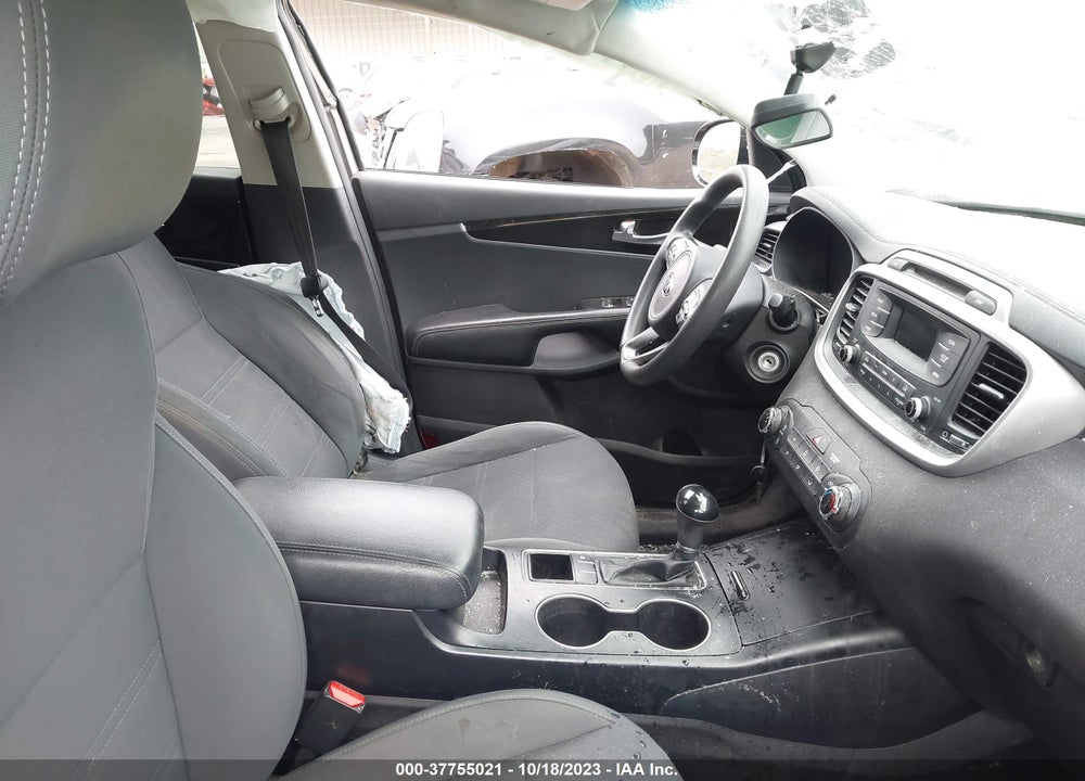2016 KIA SORENTO 2.4L L VIN: 5XYPG4A35GG101193