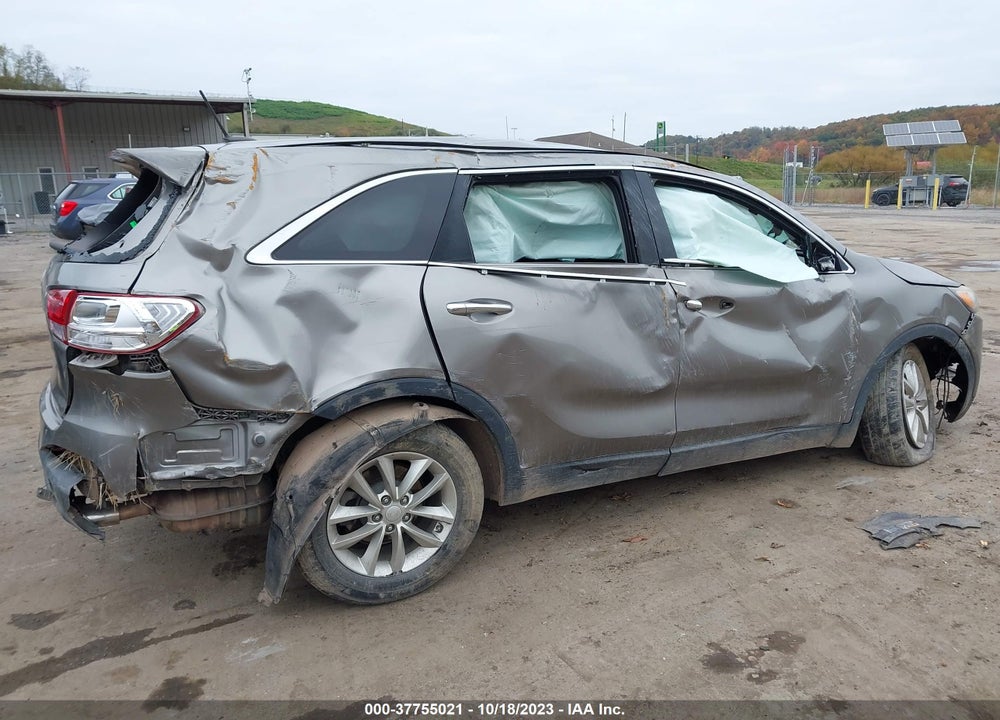 2016 KIA SORENTO 2.4L L VIN: 5XYPG4A35GG101193