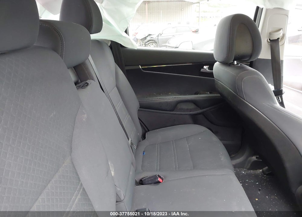 2016 KIA SORENTO 2.4L L VIN: 5XYPG4A35GG101193