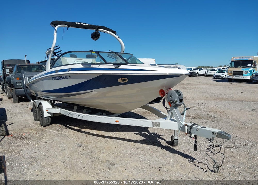 2014 CENTURION BOAT AND TRAILER VIN: FINE9586E414