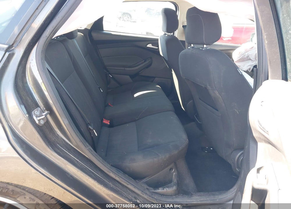 2018 FORD FOCUS SE VIN: 1FADP3K27JL257871