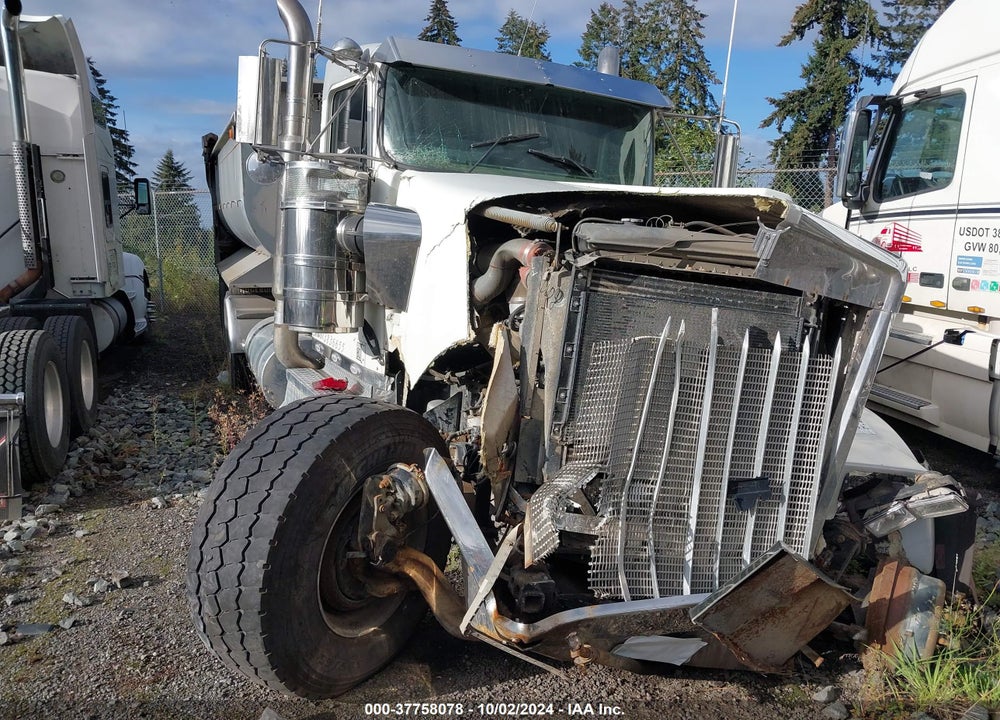 1999 KENWORTH W900 W900 VIN: 1XKWDB9X8XR821819