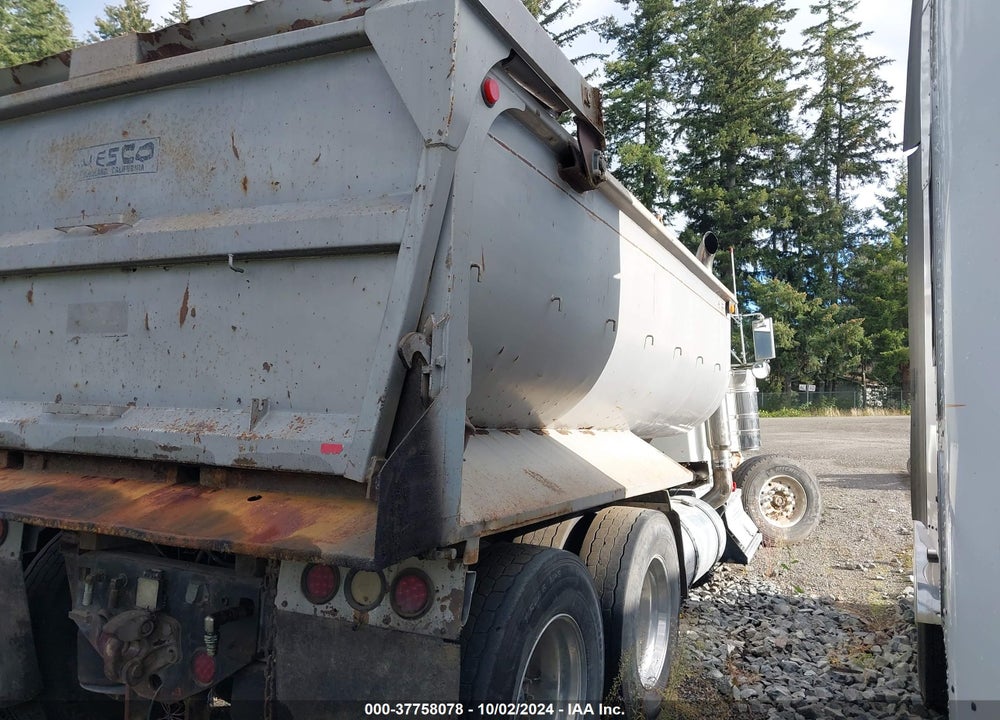 1999 KENWORTH W900 W900 VIN: 1XKWDB9X8XR821819