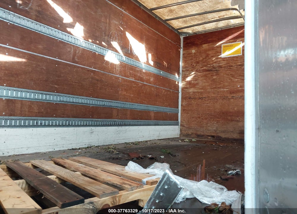 2009 UTILITY TRAILER MFG --- VIN: 1UYVS12809P619809