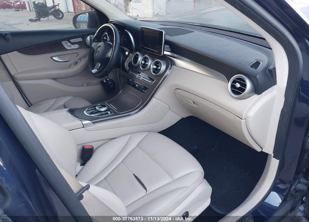 2019 MERCEDES-BENZ GLC 300 VIN: WDC0G4KB1KF609528