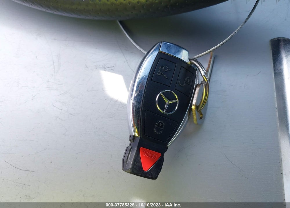 2014 MERCEDES-BENZ C 250 SPORT/LUXURY VIN: WDDGF4HB2EA956338