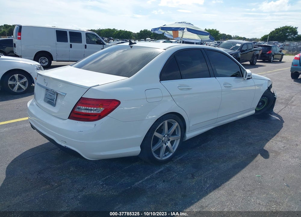 2014 MERCEDES-BENZ C 250 SPORT/LUXURY VIN: WDDGF4HB2EA956338