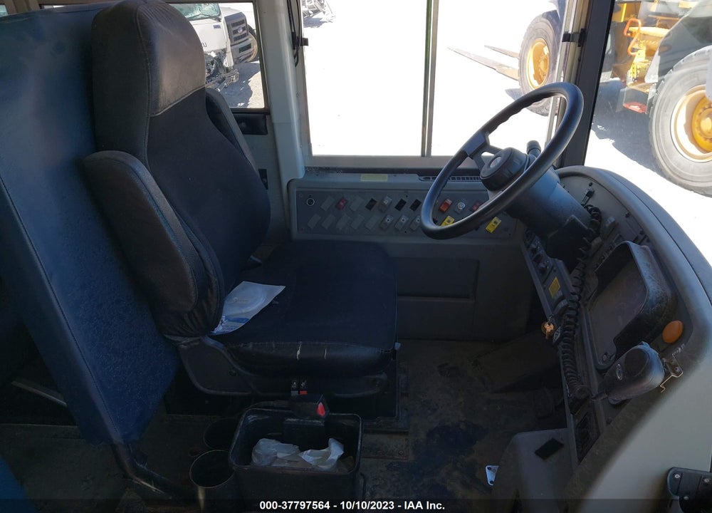 2015 THOMAS SCHOOL BUS VIN: 1T7YU4F21F1272831