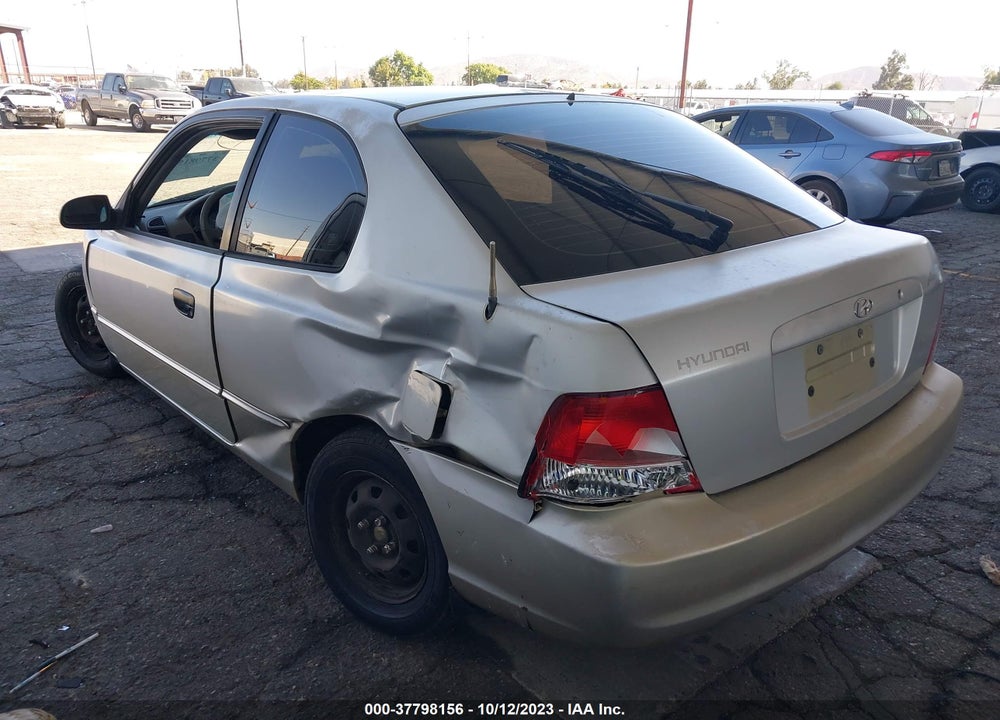 2002 HYUNDAI ACCENT GS VIN: KMHCG35C72U173583