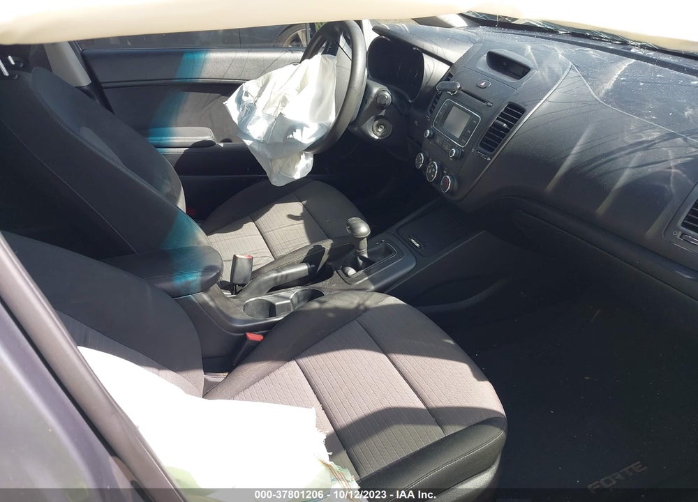 2016 KIA FORTE LX VIN: KNAFX4A64G5565359
