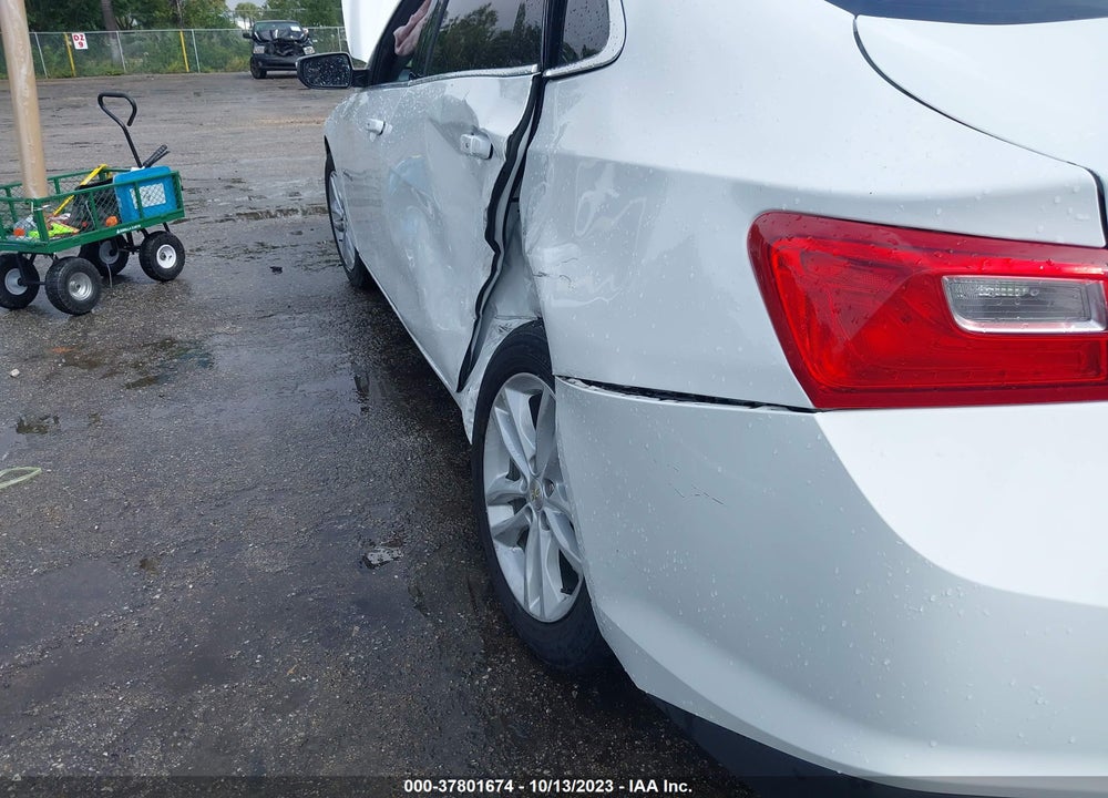 2018 CHEVROLET MALIBU VIN: 1G1ZD5ST2JF158413