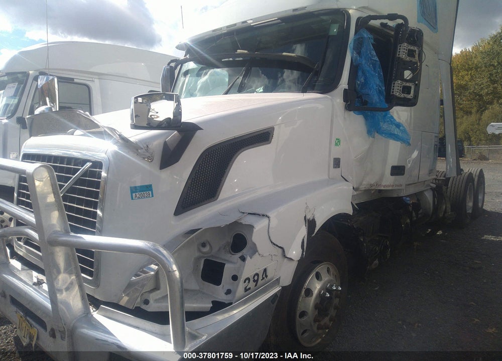 2015 VOLVO VN VNL VIN: 4V4NC9EH1FN917528