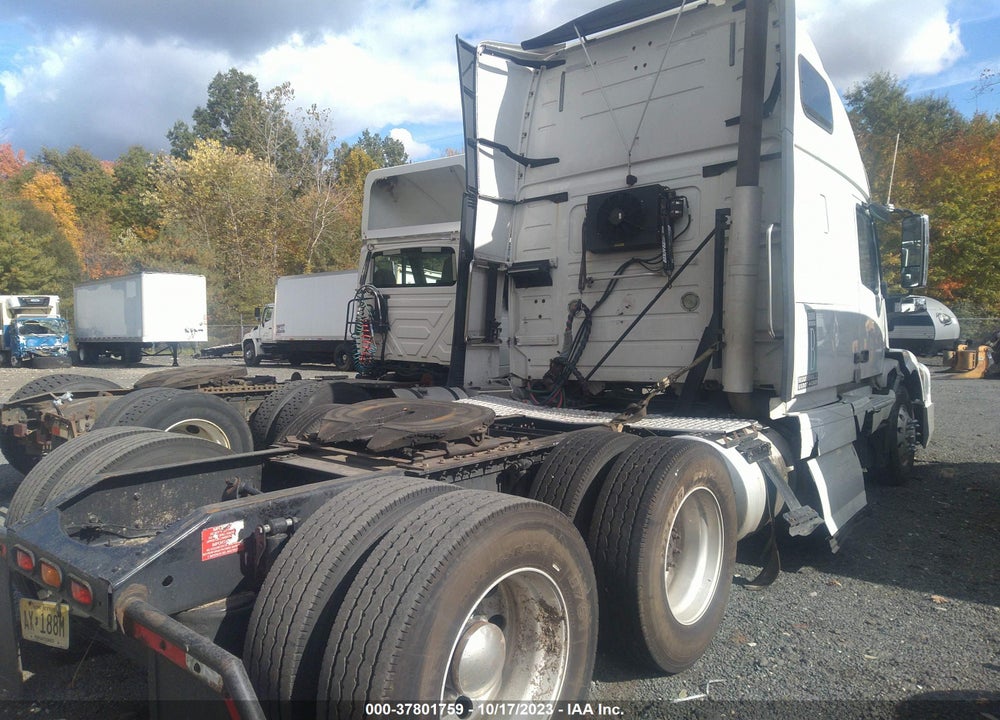 2015 VOLVO VN VNL VIN: 4V4NC9EH1FN917528
