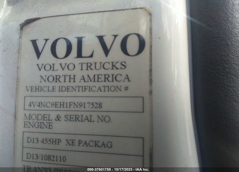 2015 VOLVO VN VNL VIN: 4V4NC9EH1FN917528