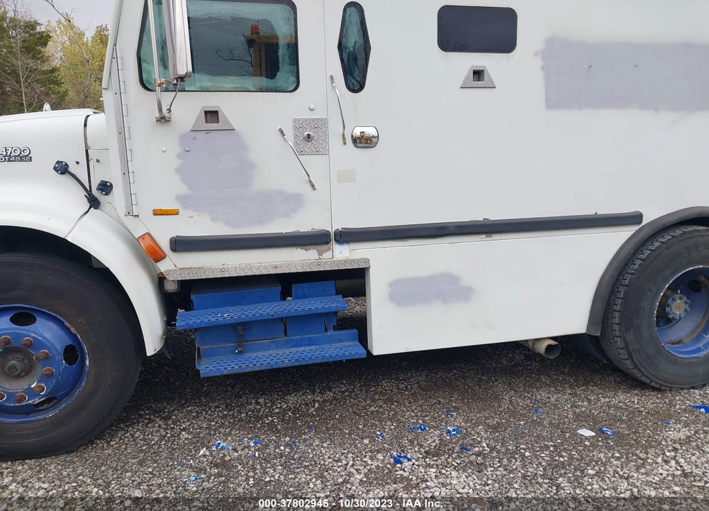 2001 INTERNATIONAL 4000 4700 VIN: 1HTSCAAM41H321195
