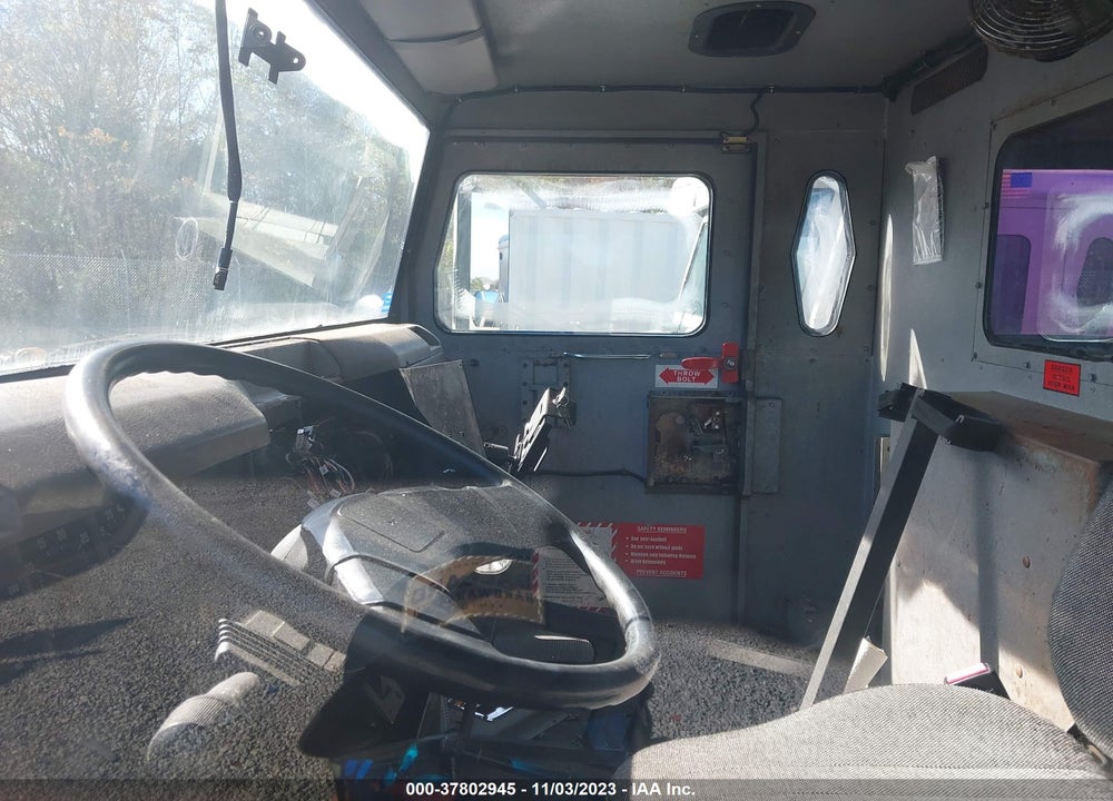 2001 INTERNATIONAL 4000 4700 VIN: 1HTSCAAM41H321195