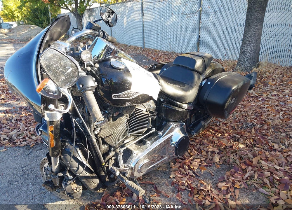 2018 HARLEY-DAVIDSON FLSB / SPORT GLIDE VIN: 1HD1YMJ65JC031847
