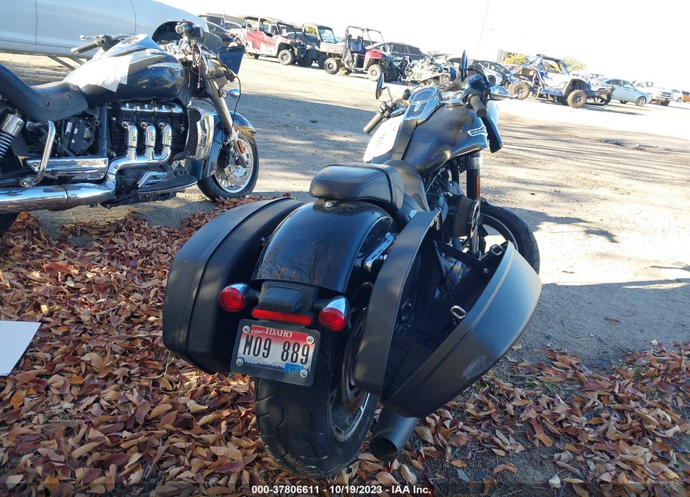 2018 HARLEY-DAVIDSON FLSB / SPORT GLIDE VIN: 1HD1YMJ65JC031847